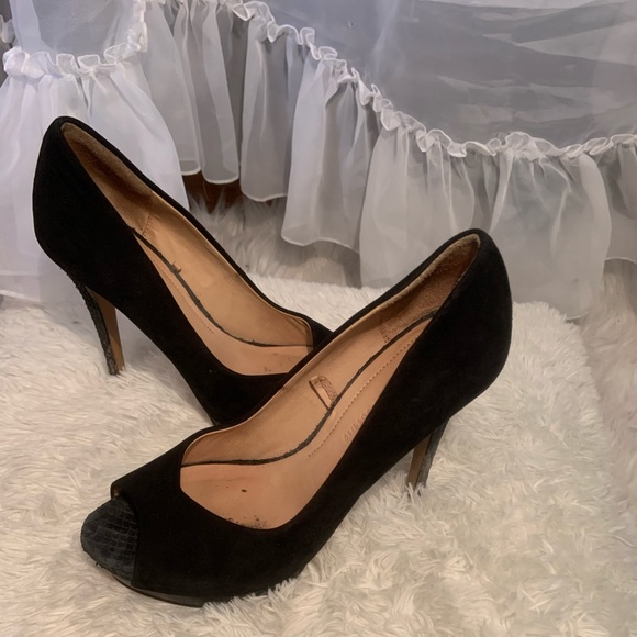 Black High Heels - Picture 3 of 3